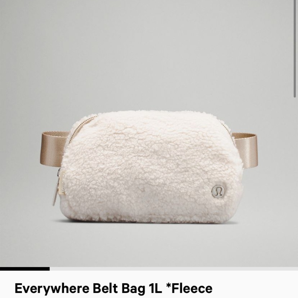 Lululemon fleece Sherpa everywhere belt bag